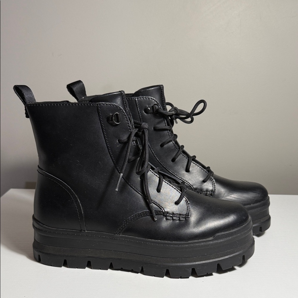 UGG SIDNEE LEATHER WATERPROOF COMBAT BOOTS SIZE 10 or EU 41